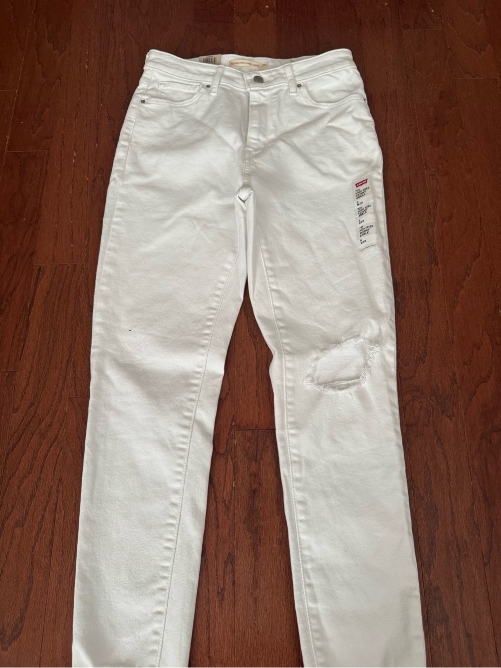 Levi’s White Women's Distressed Slim Jeans